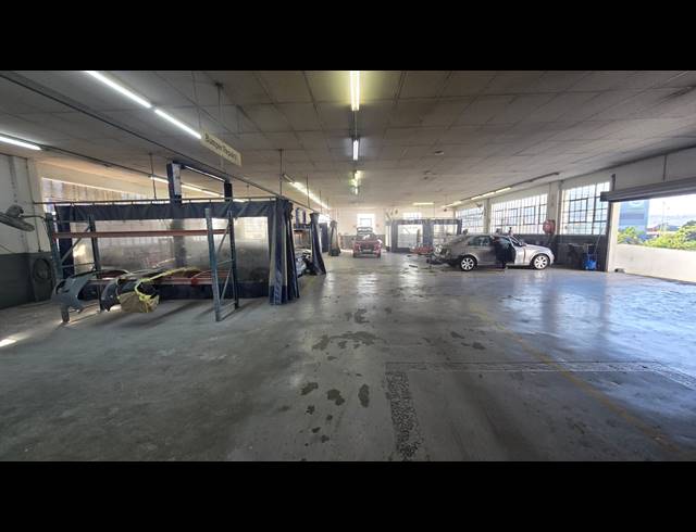 5,267M² BUILDING FOR SALE IN ROSSBURGH